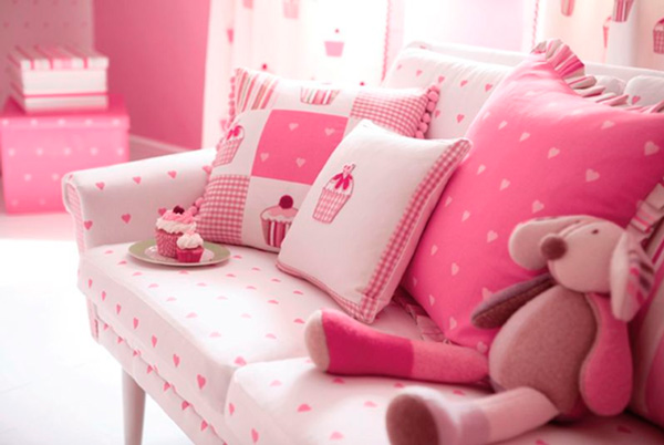 «Сочные» подушки украсят комнату любой принцессы