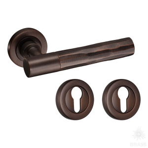 02145-012Y Ручка дверная в комплекте с накладкой под цилиндрический замок