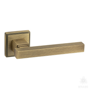 HA220LRO11 ABM TRONE-L Ручка дверная, состаренная латунь