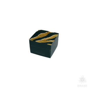 142A2 Ручка кнопка, дерево венге, поверхность стилизована под окрас шкуры тигра